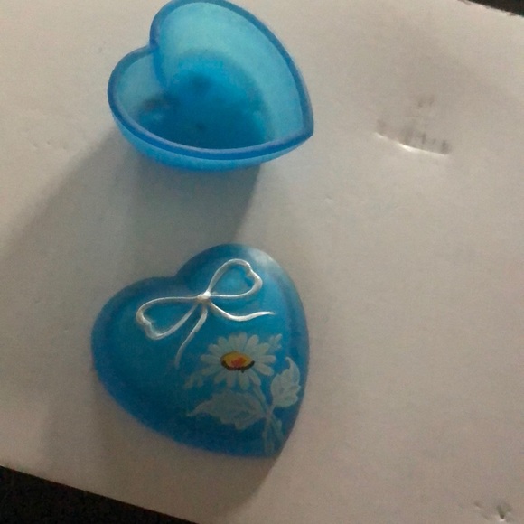 Fenton HandPainted Daisy - Picture 3 of 4